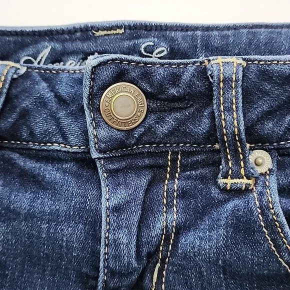 American Eagle Women's Stretch Blue Dark Wash Denim Jean Shorts Size 2 - Picture 4 of 15